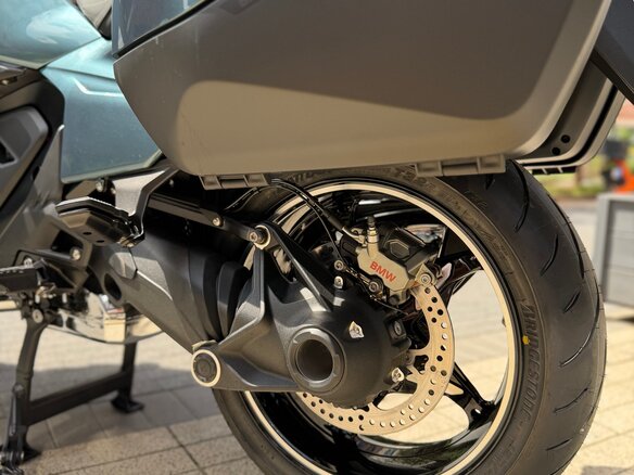 2025 BMW R 1300 RT, зелёный, 3100000 рублей - вид 3