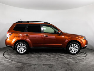2011 Subaru Forester III Рестайлинг, красный, 999000 рублей, вид 4