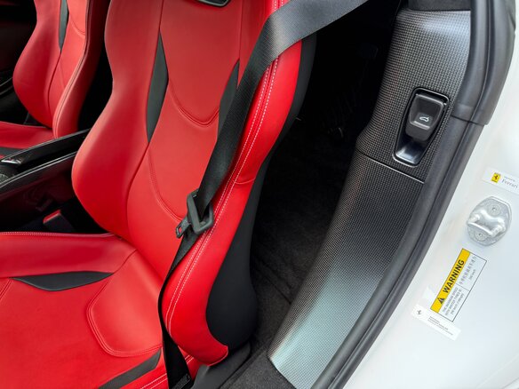 2022 Ferrari 296 GTB, белый, 25900000 рублей - вид 35