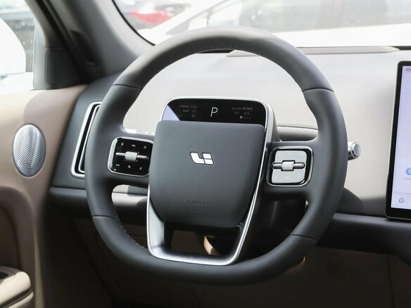 2026 Li Auto (Lixiang) L7 52.3 kWh I Рестайлинг, белый, 9220000 рублей - вид 10