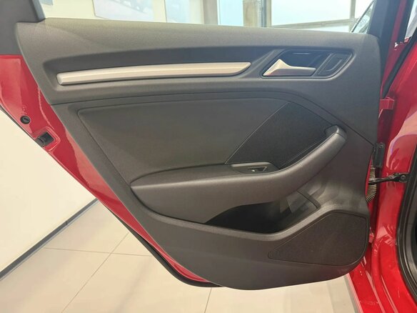 2018 Audi A3 III (8V) Рестайлинг, красный, 1799000 рублей - вид 27