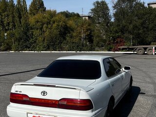 1992 Toyota Vista III (V30), белый, 320000 рублей, вид 5