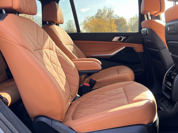 2023 BMW X7 40i I (G07) Рестайлинг, серый, 10400000 рублей - вид 34