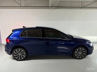 2022 Volkswagen Golf VIII, синий, 2750500 рублей, вид 3