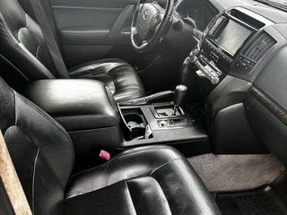 2013 Toyota Land Cruiser 200 Series Рестайлинг 1, чёрный, 2750000 рублей, вид 3