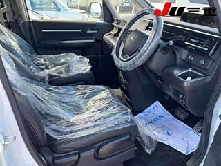 2018 Honda Stepwgn Spada V Рестайлинг, белый, 1555777 рублей, вид 5