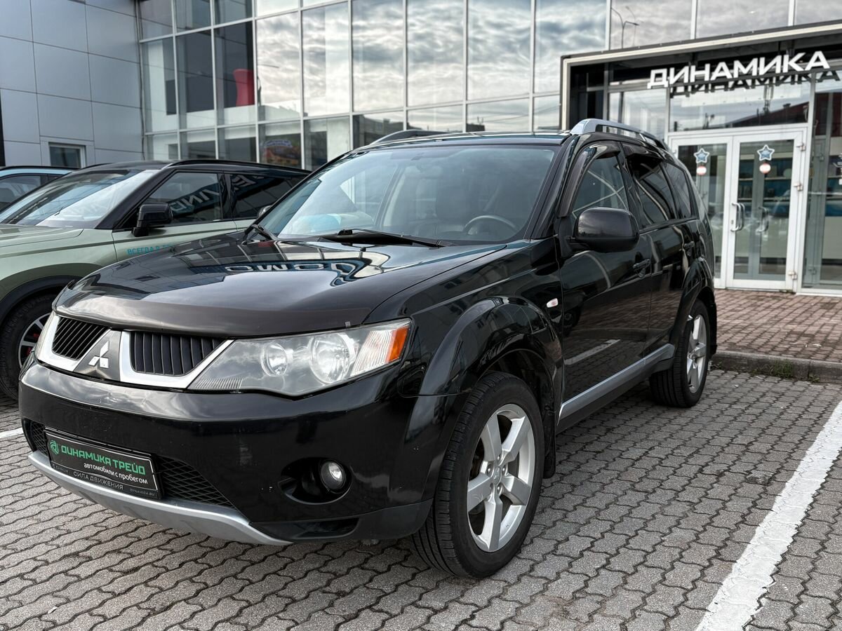 Открыть фотографии: Mitsubishi Outlander II