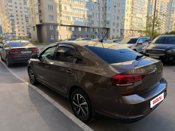 2022 Volkswagen Polo VI, коричневый, 1700000 рублей - вид 24