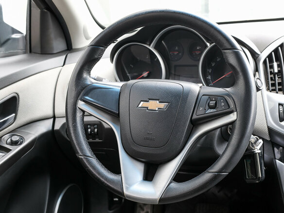 2013 Chevrolet Cruze I Рестайлинг, белый - вид 15