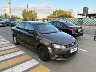 2015 Volkswagen Polo V, коричневый, 470000 рублей, вид 2
