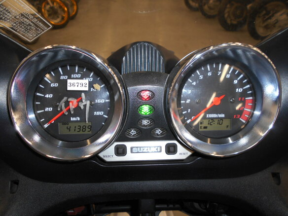2002 Suzuki Bandit 1200, серебристый, 360000 рублей - вид 24