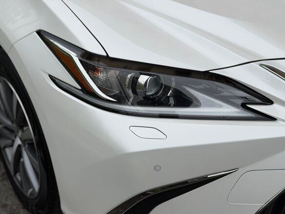 2020 Lexus ES 250 VII, белый, 4450000 рублей - вид 16