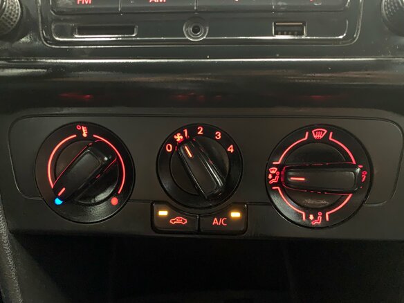 2015 Volkswagen Polo V Рестайлинг, белый, 399000 рублей - вид 19