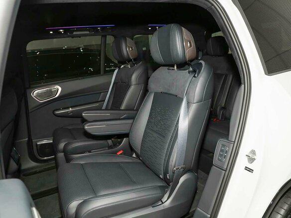 2025 Lynk & Co 900, белый - вид 26