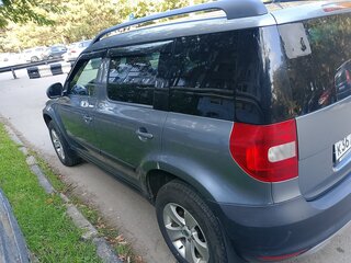 2011 Skoda Yeti I, серый, 700000 рублей, вид 3