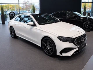 2026 Mercedes-Benz E-Класс 300 VI (W214, S214), белый, 9350000 рублей, вид 2