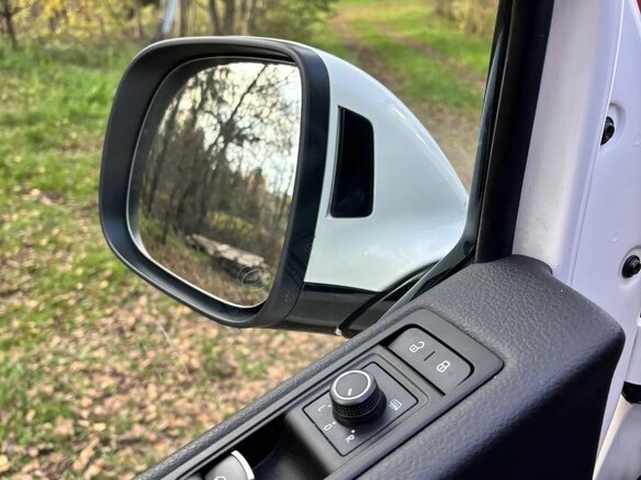 2015 Volkswagen Multivan T6, белый, 4200000 рублей - вид 28