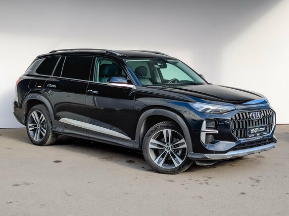 2023 Audi Q6 45 TFSI, чёрный, 6750000 рублей - вид 2