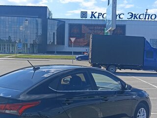 2018 Hyundai Solaris II, чёрный, 1300000 рублей, вид 4