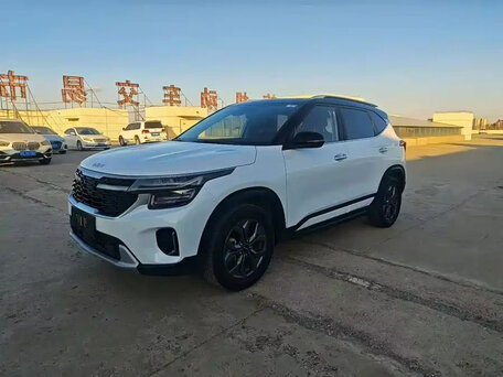 2023 Kia Seltos I Рестайлинг, белый, 1850000 рублей, вид 1