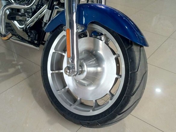 2022 Harley-Davidson Fat Boy, синий, 2250000 рублей - вид 6