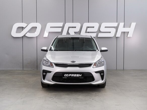 2017 Kia Rio IV, серебристый, 1249000 рублей - вид 2