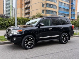 2012 Toyota Land Cruiser 200 Series Рестайлинг 1, чёрный, 3699000 рублей, вид 1