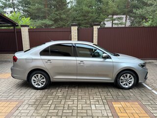 2021 Volkswagen Polo VI, серый, 1850000 рублей, вид 4