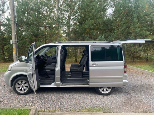 2005 Volkswagen Multivan T5, серебристый, 1400000 рублей - вид 6