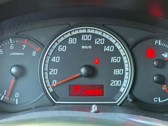 2010 Suzuki Swift III, оранжевый, 720000 рублей - вид 12