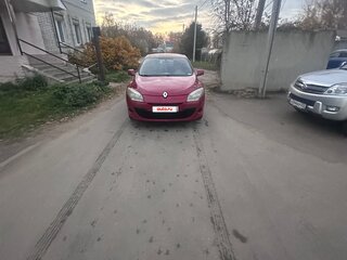 2009 Renault Megane III, красный, 520000 рублей, вид 4