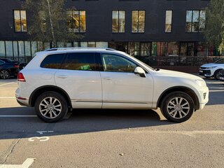 2016 Volkswagen Touareg II Рестайлинг, белый, 3200000 рублей, вид 1
