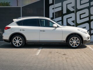2017 Infiniti QX50 I Рестайлинг, белый, 2000000 рублей, вид 5
