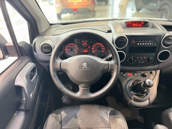 2013 Peugeot Partner II Рестайлинг, серебристый, 795000 рублей - вид 22