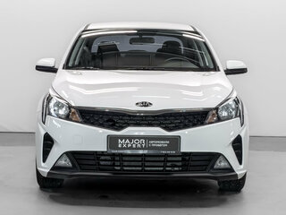 2021 Kia Rio IV Рестайлинг, белый, 1690000 рублей, вид 2