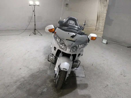 2010 Honda GL 1800 Gold Wing, белый, 1299000 рублей, вид 3