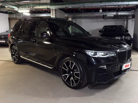 2021 BMW X7 40i I (G07), чёрный, 7200000 рублей, вид 2