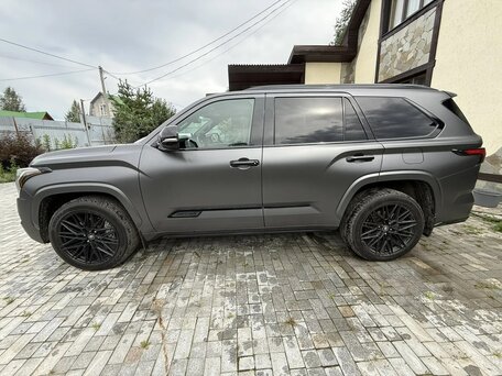 2023 Toyota Sequoia III, серый, 10500000 рублей, вид 4