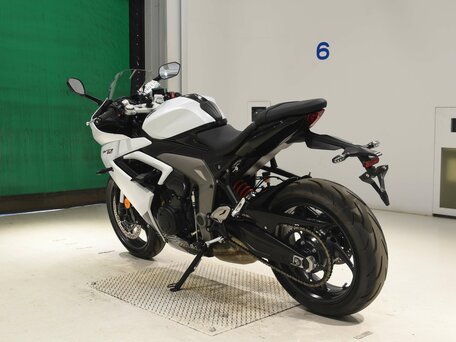 2024 Triumph Daytona 660, белый, 850000 рублей, вид 3