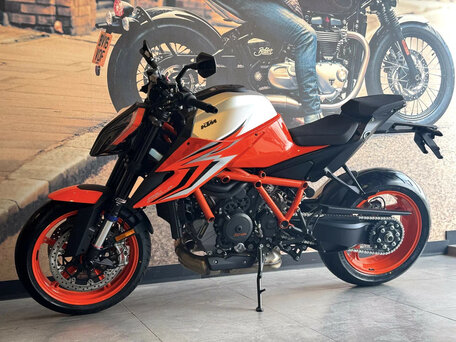 2022 KTM 1290 Super Duke R Evo, оранжевый, 1690000 рублей, вид 1