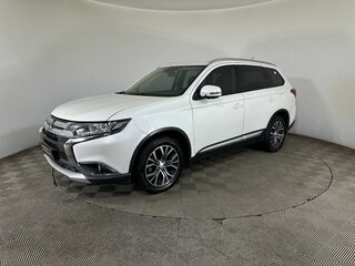 2015 Mitsubishi Outlander III Рестайлинг 2, белый, 1530000 рублей, вид 1