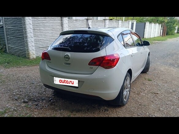2011 Opel Astra J, белый, 720000 рублей