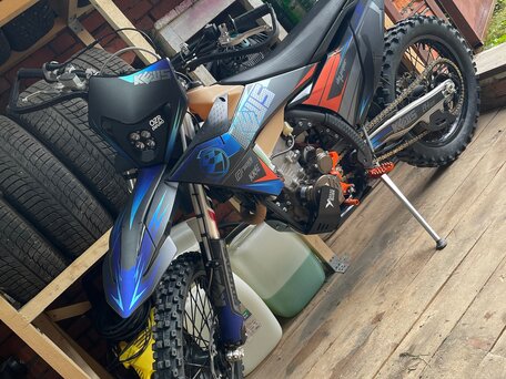 2024 KTM 300 EXC, синий, 220000 рублей, вид 1