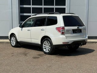 2011 Subaru Forester III Рестайлинг, белый, 865000 рублей, вид 3