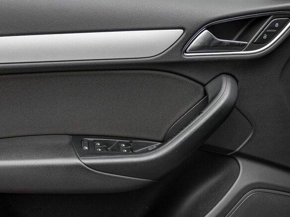 2015 Audi Q3 I (8U) Рестайлинг, белый, 1855000 рублей - вид 8