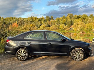 2022 Volkswagen Polo VI, чёрный, 1300000 рублей, вид 5