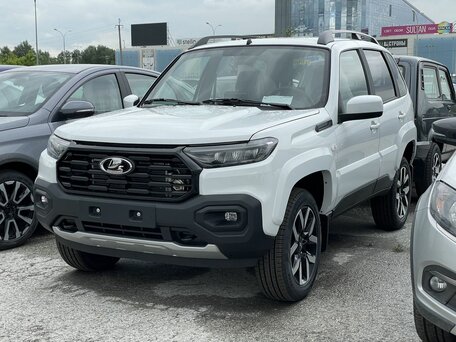 2026 Lada (ВАЗ) Niva Travel I Рестайлинг, белый, 1814000 рублей, вид 1