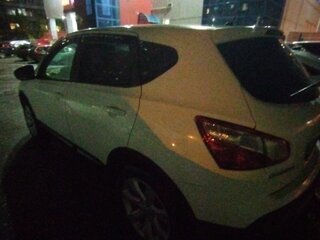 2011 Nissan Qashqai I Рестайлинг, белый, 870000 рублей, вид 2