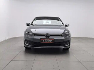 2022 Volkswagen Golf VIII, серебристый, 1750000 рублей, вид 2