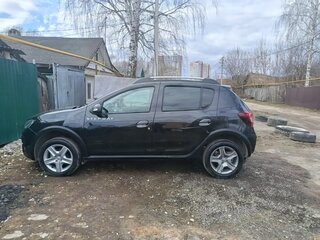2017 Renault Sandero Stepway II, чёрный, 830000 рублей, вид 3